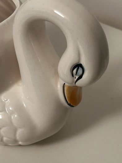 Ceramic Cream Swan Planter