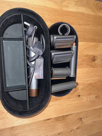 Dyson airwrap