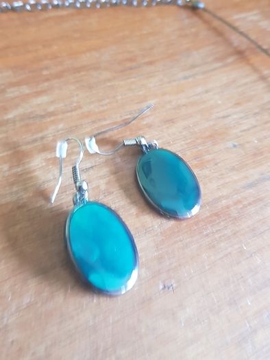 Elegant jewellery set