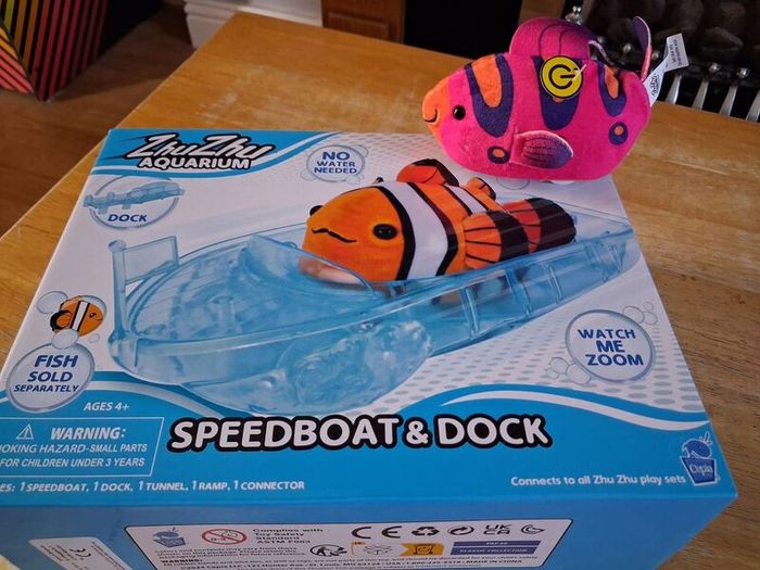 zhu zhu aquarium and zhu zhu pet