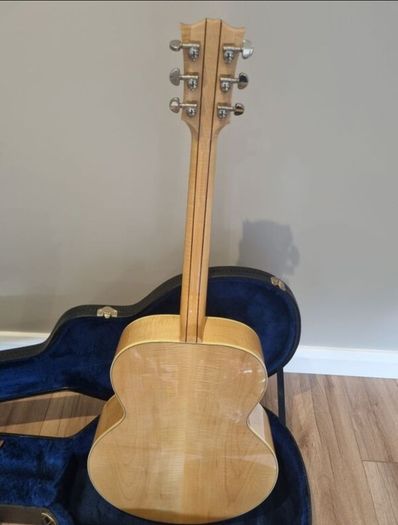 Gibson SJ200