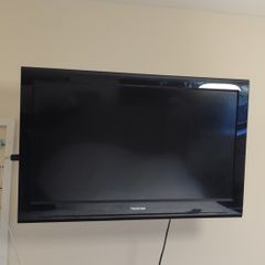 Toshiba 32" LCD TV