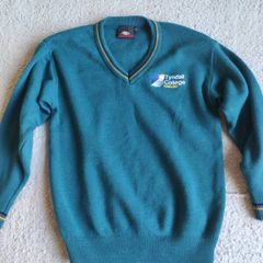 Tyndall college jumper (size 33)
