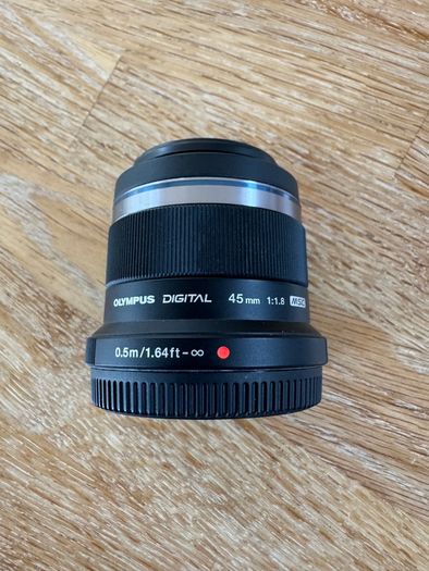 Olympus M.Zuiko Digital 45mm f/1.8 lens