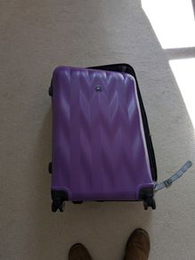 Free suitcase  - zip broken