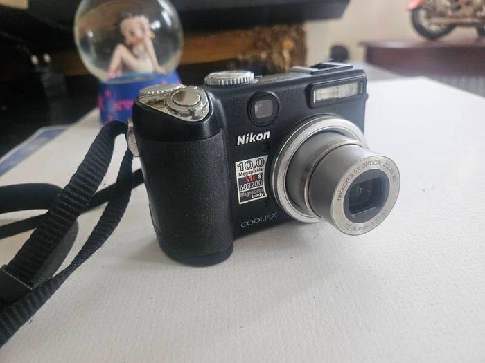 Nikon P5000 digital camera