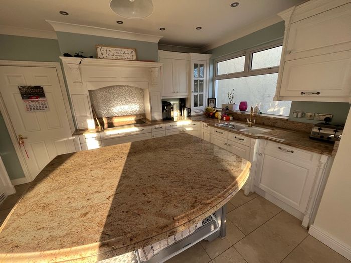 Solid wood in frame kitchen