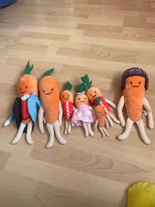 Kevin the carrot bundle
