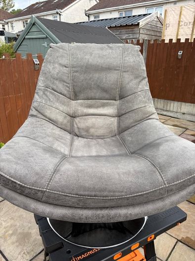 swivel  chair