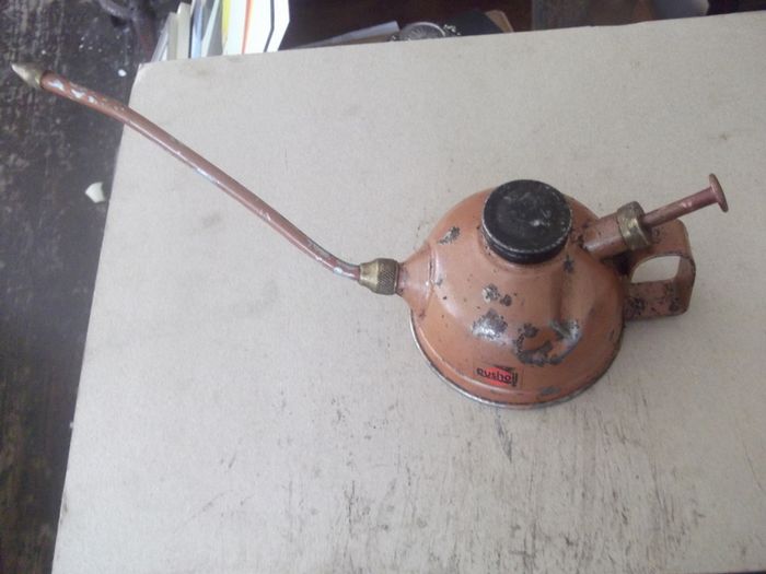 antique oil holder  by pushoil