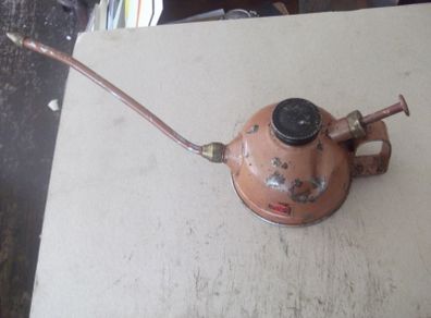 antique oil holder  by pushoil