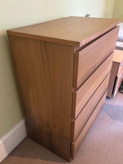 chest of drawers