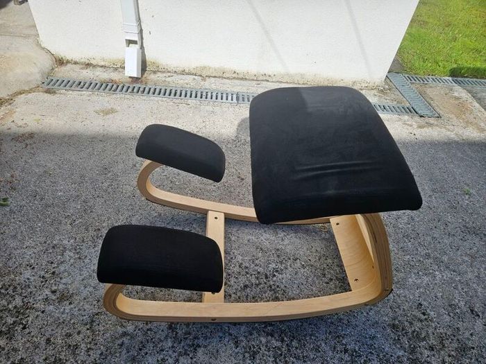 kneeling chair