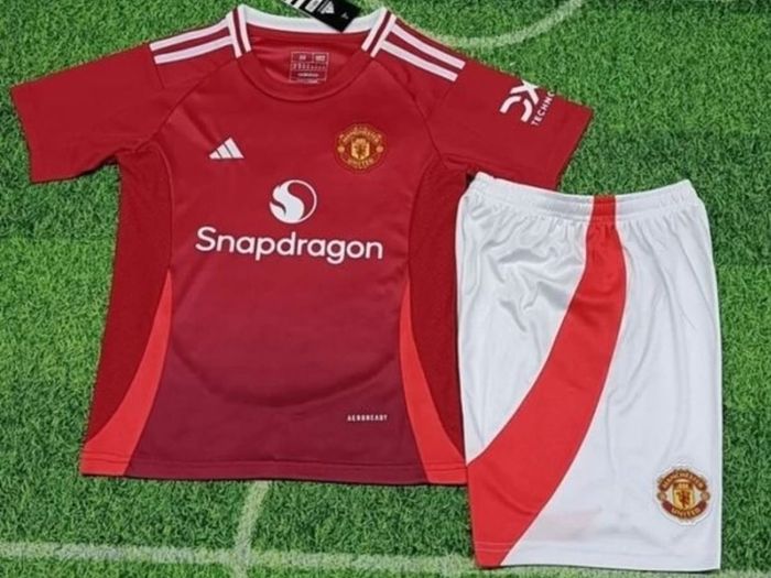 Manchester united kids home and away season 24/25 age 5 to 9