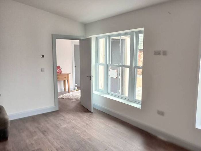 Tiler, bathroom fitters, kitchen fitters, handyman