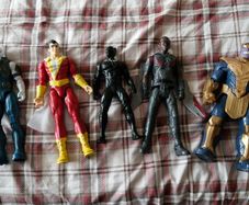 Superhero/villain figures,5 in total