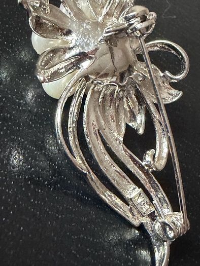 brooch