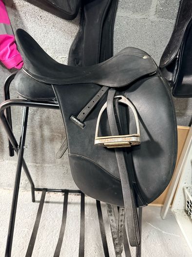 Wintec Isabell Werth 17.5 dressage saddle