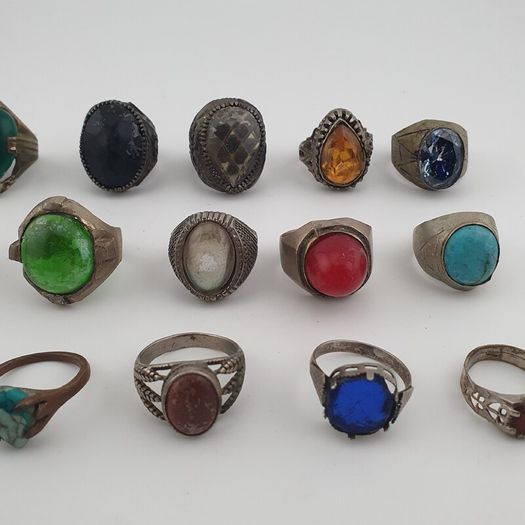 Antique 15 Heritage Style Rings Mixed Brass Glass & Decorative Stone Collection