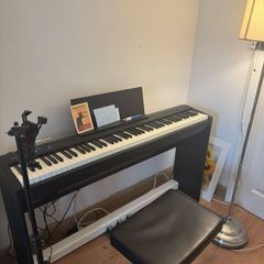 Roland FP- 30 Digital Piano