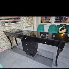 Double Manicure Station