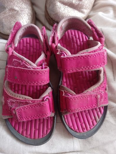 Girls sandals