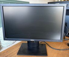 Dell Flat Panel Monitor 2019 + Power Cable + VGA Cable