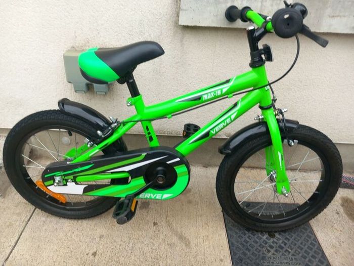 Kids vibrant bike size 16 inch wheels