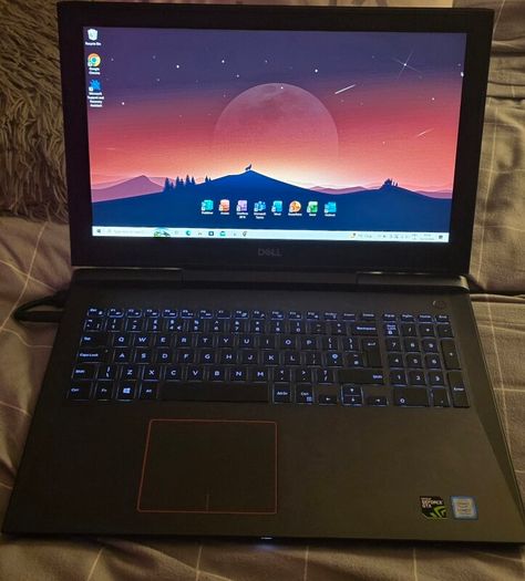 Dell Inspiron 7577 Gaming Laptop i7 GTX 1060 Max-Q 16GB RAM