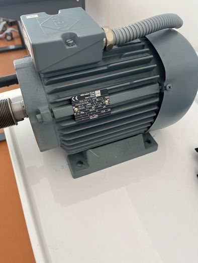electric motor 230/400v