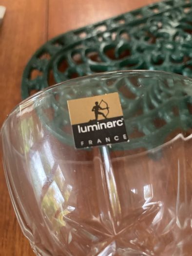 A bundle of Vintage Retro Luminarc Arcoroc Made in France Mid Century Cobalt Stemmed Wine Glasses ( 6 )