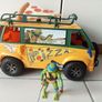 Teenage Mutant Ninja Turtles Mutant Mayhem Set Pizza Fire Van and Leonardo Action Figure Image 4