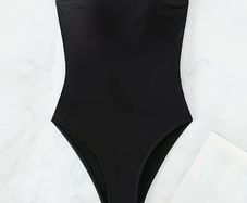 Ladies strapless swimsuit