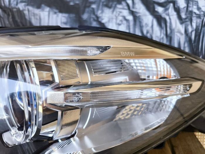 BMW 5 Series F10 F11 LCI Adaptive Xenon Headlight