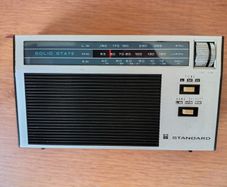 Vintage Portable Transistor Radio for repair or parts