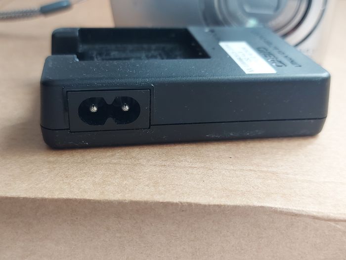 Casio Exilim Digital Camera, Model EX-Z2000, plus Battery charger, No Battery or Memory card, 14.1 Megapixels, in excellent cosmetic condition