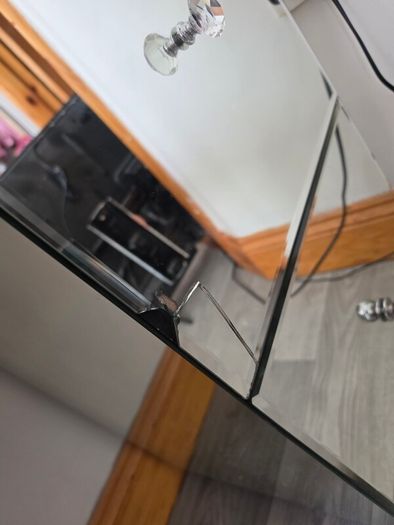 vanity table