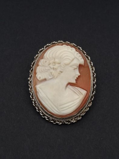 Vintage Signed Sterling Silver Lady Cameo Brooch
