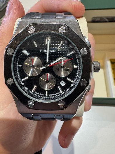 Mens Chronograph Style Watch