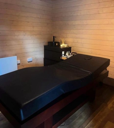 treatment table/bed