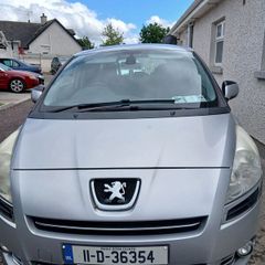 Peugeot 5008 2011