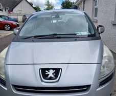 Peugeot 5008 2011