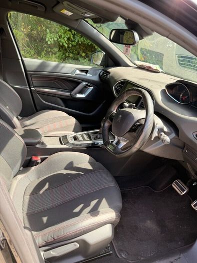 Peugeot 308 Automatic with manual shift mode