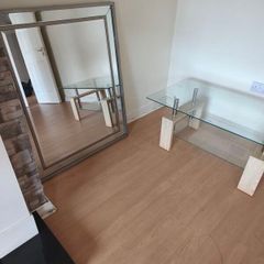 mirror and coffee table