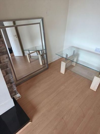 mirror and coffee table