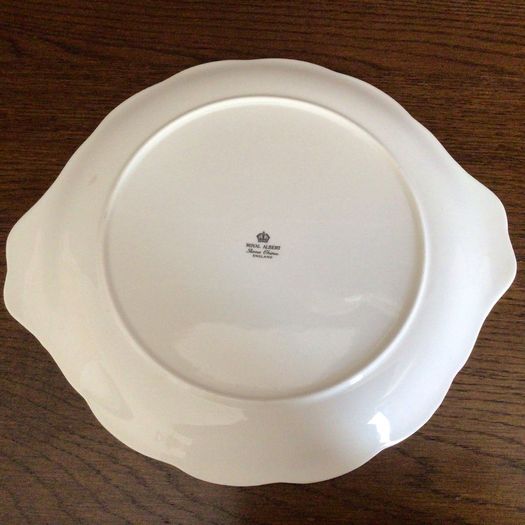 Vintage Royal Albert Sweetheart roses Patricia pattern cake/ Bread serving plate