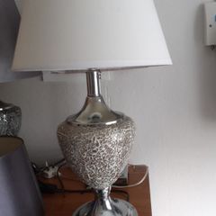 Large table lamp with white shade or grey shade if prefered .Beighy grey crackled glass and chrome .15 euro