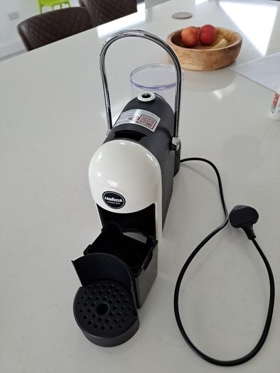 LavAzza Coffee Machine (A Modo Mio)