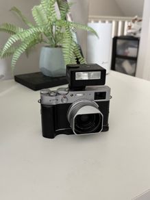 Fujifilm X100V