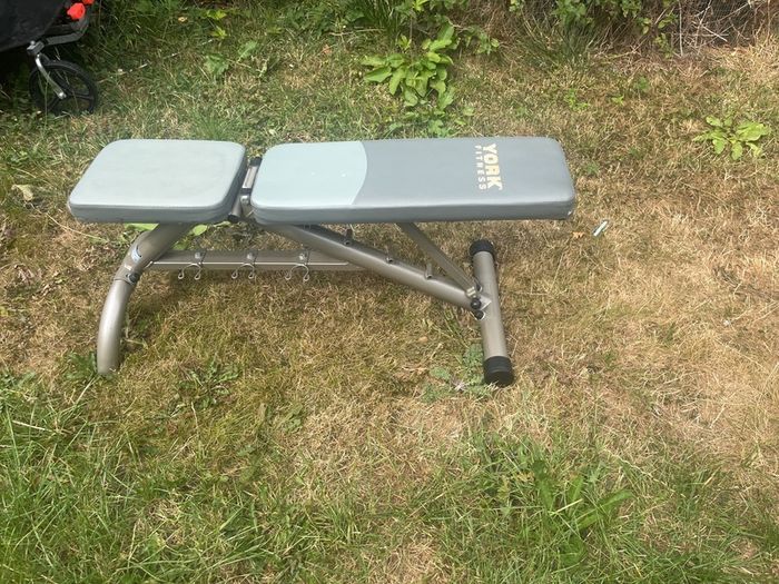 adjustable weight bench